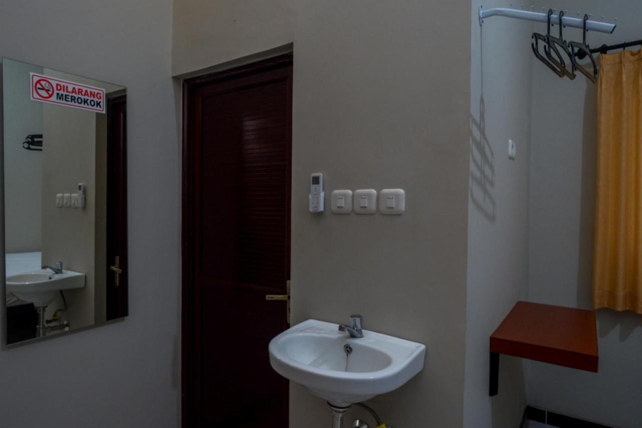 Reddoorz Near Kampus Ump Purwokerto 2 Hotel Sumbang Kültér fotó