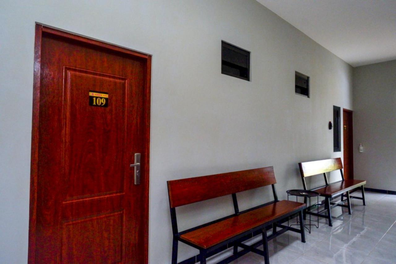 Reddoorz Near Kampus Ump Purwokerto 2 Hotel Sumbang Kültér fotó